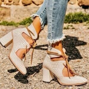 FreeBird Joyce White Snake Heels Size 6